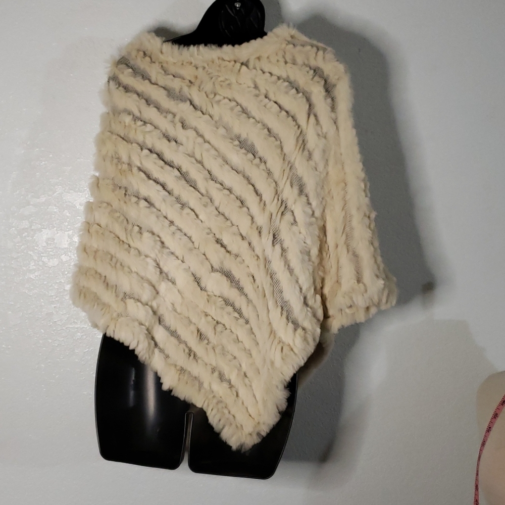 Studio 512 cream shaw. - Picture 2 of 6